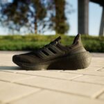 Tenis ULTRABOOST LIGHT 23 - Imagen 12